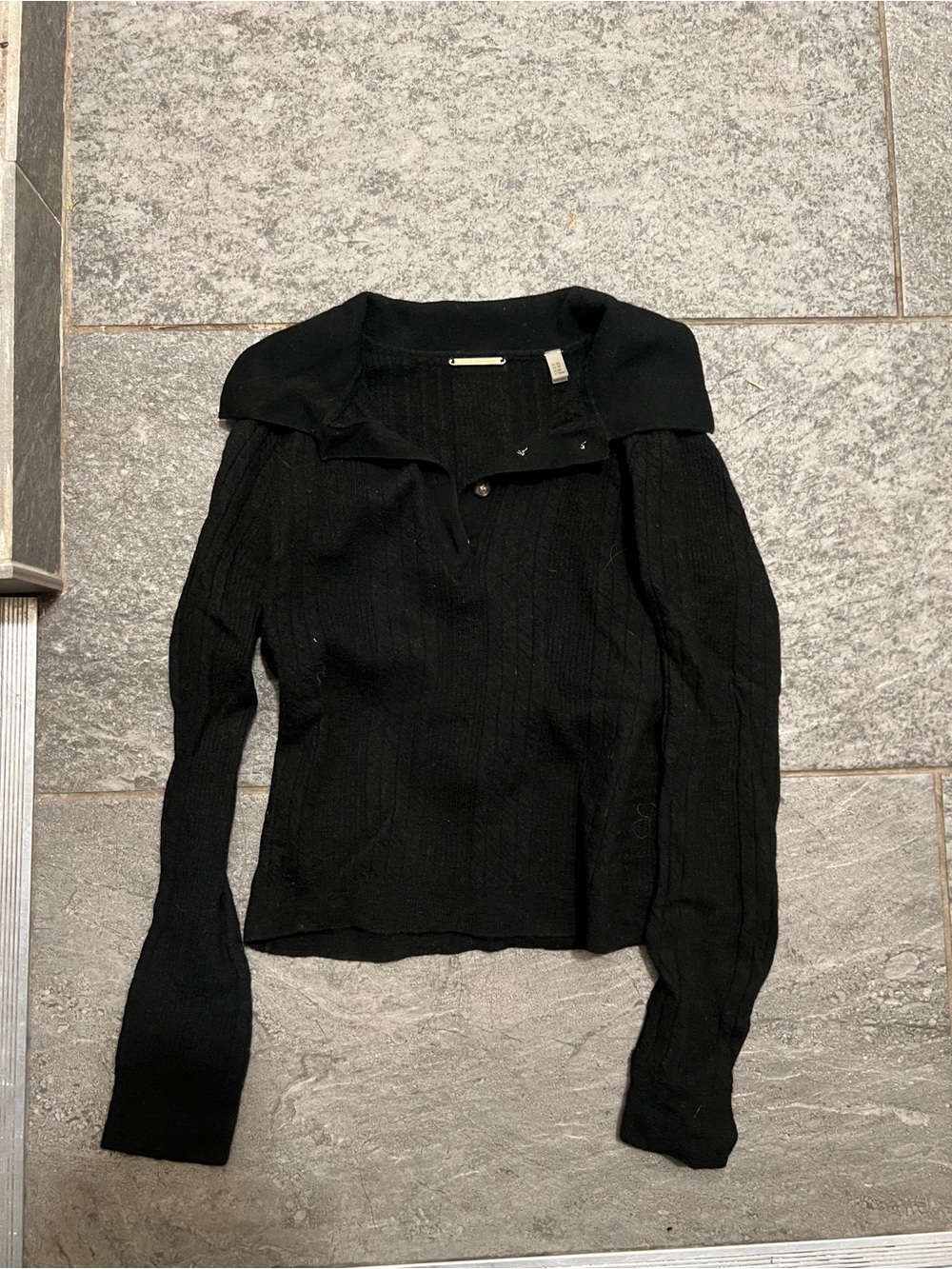 Elie Tahari Cropped Black Womens Knit Sweater with Fold-Over Collar